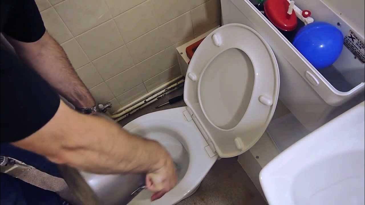 How to Unclog a Toilet